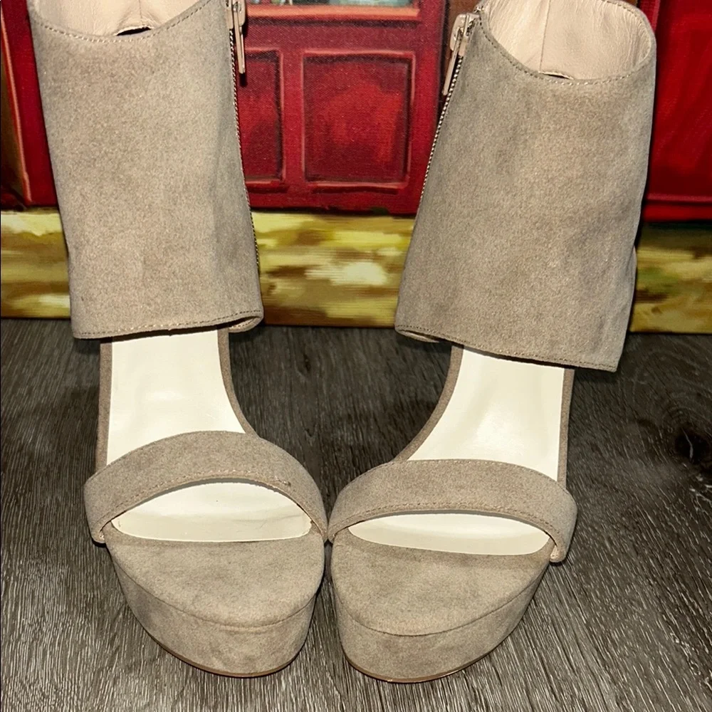 Oasis Tan Platform Sandals with Ankle Cuffs - Picture 13 of 14